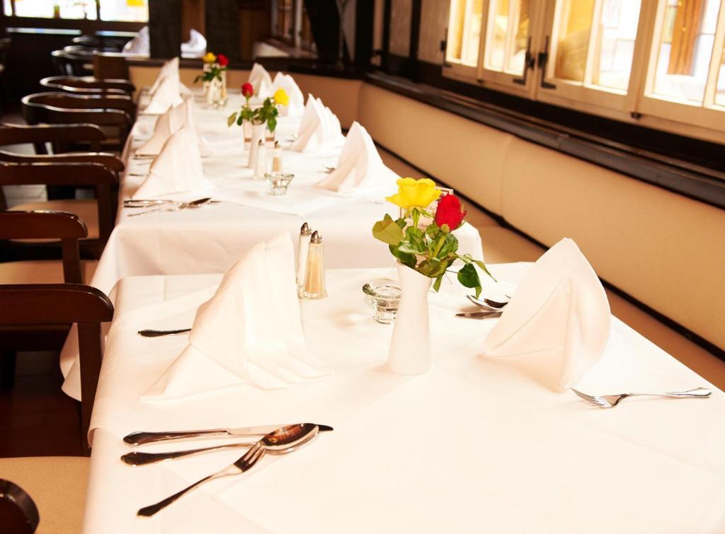 Hotel Restaurant Zur Linde Pattensen Exterior foto